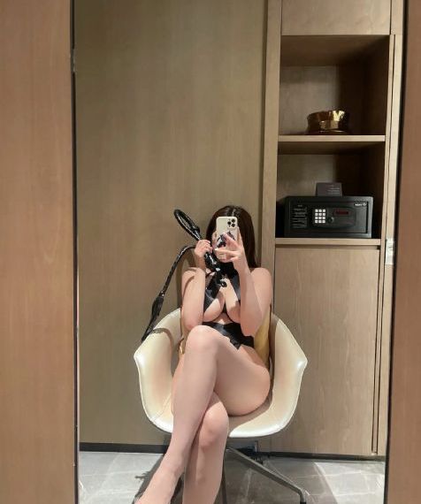 年轻的小子三级