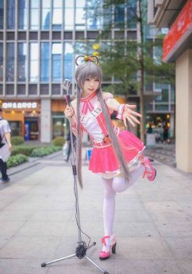 丰满的老女人的伦理