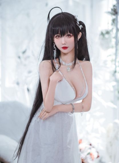 从天而降的女孩子从二楼掉下来了