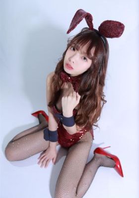 女人扒开腿让男人狂桶60分钟